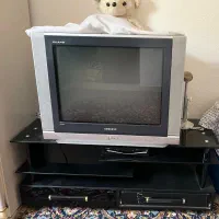 تلویزیون و میز