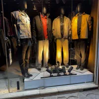 مانکن مردانه کاملا سالم