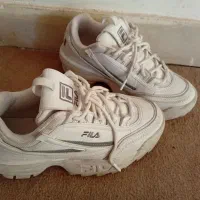 چند جفت کفش|کیف، کفش، کمربند|ایلام, |دیوار