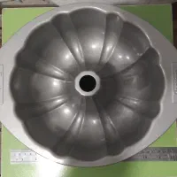 تعدادی لوازم قنادی