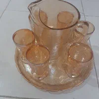 ظروف‌ قدیمی‌ پارچ‌ و‌ لیوان‌