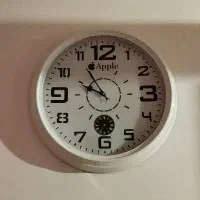 ساعت دیواری سفید
