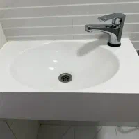 روشویی سرویس بهداشتی