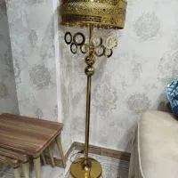 آباژورایستاده