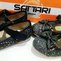 تعدادی کفش بچگونه و زنونه در حد نو|کیف، کفش، کمربند|اشتهارد, |دیوار