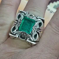 انگشتر دستساز زمرد واوپال استاد حسین کشاورز