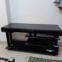 میز تلویزیون شیشه ای