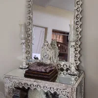آیینه و شمعدان و کنسول