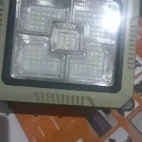 پابره بانک  و چراغ قوه