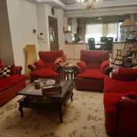 یک دست مبل زرشکی هفت نفره  با میز وسط و صندلی راک|مبلمان خانگی و میز عسلی|تهران, شمس‌آباد|دیوار