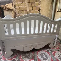 تخت کودک با تشک در حد نو