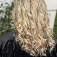 افر ۵۰ درصدی رنگ و لایت ومیکاپ شینیونوعروس|خدمات آرایشگری و زیبایی|چالوس, |دیوار