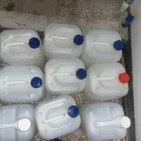 د۱۰عدد بشکه ۲۰  لیتری موجود دارم برای فروش