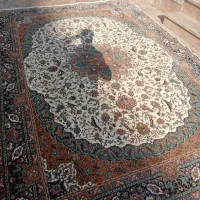 یک عدد فرش نه متری شسته شده تمیز