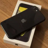 iphone SE2020|موبایل|تهران, فلسطین (میدان انقلاب)|دیوار