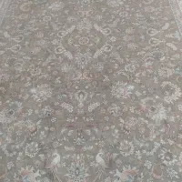 فروش یک عدد فرش و میز نهار خوری