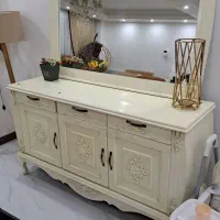 آیینه و کنسول