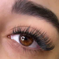 خدمات کاشت و اکستنشن مژه و لیفت مژه و ابرو