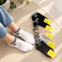 فروش انواع جوراب به صورت عمده یا تک
