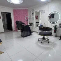 اجاره میز و صندلی در سالن زیبایی