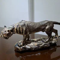 مجسمه پلنگ