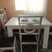 گلیم ومیزناهارخوری جنس صندلی ها چرم وچوب درجه یک