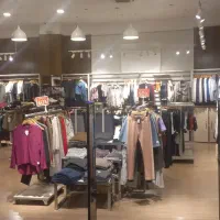 فروشنده خانم