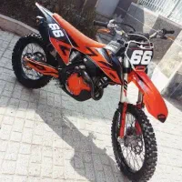 تولید و نصب استیکر ژله ای و‌ نیم ژله ای