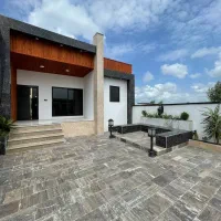 خرید-ویلا-در-شهرکی-آرام-و-نگهبانی-دار