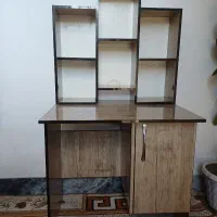 میز تحریر وکتابخانه