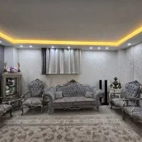 فروش مبل هفت نفره درحد نو به همراه میز ناهار خوری