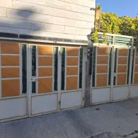 ۶لنگه درب حیاط و پارکینگ سالم بدون چهارچوب