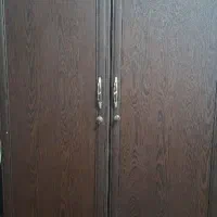 کمد لباسی و بوفه کمد دار و قفل دار کاملا سالم