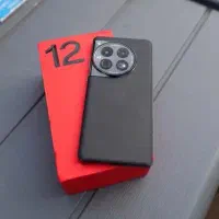 پرچمدار وان پلاس 6ماه کارکرد