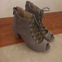 کفش مجلسی و سه عدد کتونی