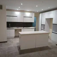 اجاره  فاز 8 طبقه اول تراس بزرگ فول خوب