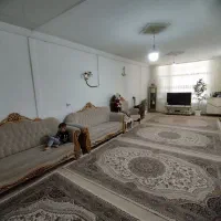 ساختمان-سنددار-بر-خیابان