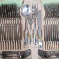 سرویس قاشق وچنگال ۱۲ نفره با میز چوبی|ظروف سرو و پذیرایی|مشهد, شاهد (شهرک غرب)|دیوار