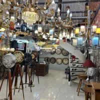 مغازه تجاری بر تختی