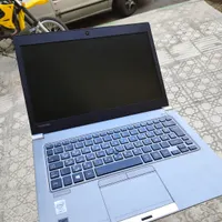 لپ تاپ توشیبا Z30 در حد صفر رام ۸ حافظه ۲۵۶ گیگ