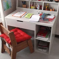 میز تحریر و صندلی