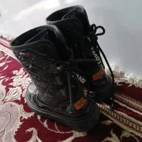 پوتین|کفش و لباس بچه|شیراز, سیاه سنگ|دیوار