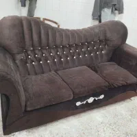 یک عدد مبل سه نفره راحتی