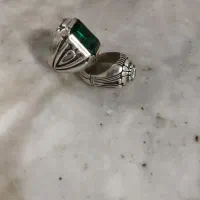 انگشتر موزانایت و زمرد