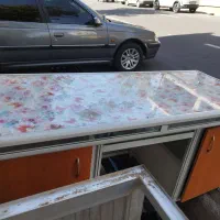 میز بزرگ و تمیز