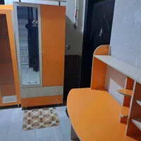 سرویس میز کامپیوتر به همراه کمد لباس و ویترین|میز تحریر و کامپیوتر|لاهیجان, شهید آوینی|دیوار