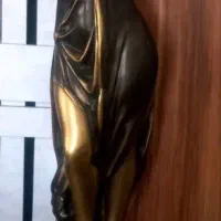 مجسمه برنزی