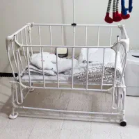 تخت و گهواره برقی کنار مادر سودا