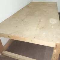 تخت چوبی ساده برای زیر تشک و پتو