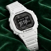 یک ساعت از سری gshock با قابلیت یک پزشک همراه